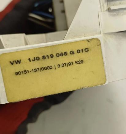 Volkswagen Passat B5 1995-2005 combi 1.6 petrol MT 74 kW 1999 Panel kúrenia/klimatizácie 1J0819045G