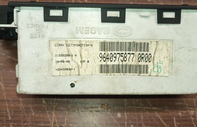 Peugeot 406 sedan 2.0 16v petrol 100 kW 2001  Displej 9640975877