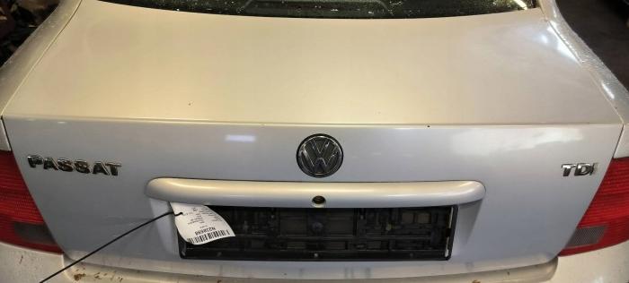 Volkswagen Passat B5 1995-2005 sedan 1.9 TDI diesel MT 74 kW 1999  Kapota zadná (kufor)