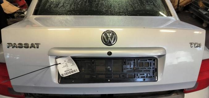 Volkswagen Passat B5 1995-2005 sedan 1.9 TDI diesel MT 74 kW 1999  Kapota zadná (kufor)