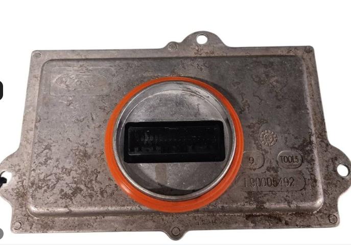 Ford Fusion hatchback 1.4 16v petrol MT 59 kW 2004 Menič xenónu L90005488 90087685