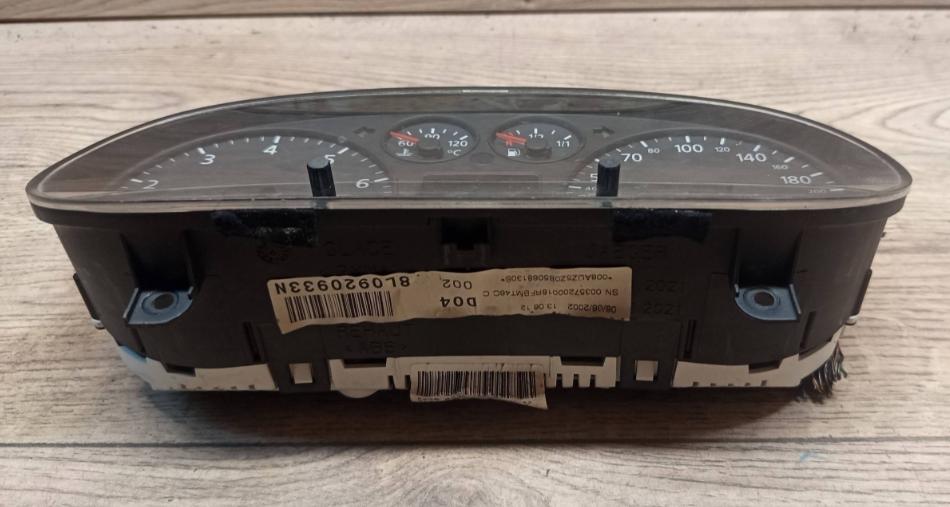 Audi A3 8P 2003-2012 hatchback 1.6 8v petrol MT 75 kW 2003  Prístrojová doska 8L0920933N