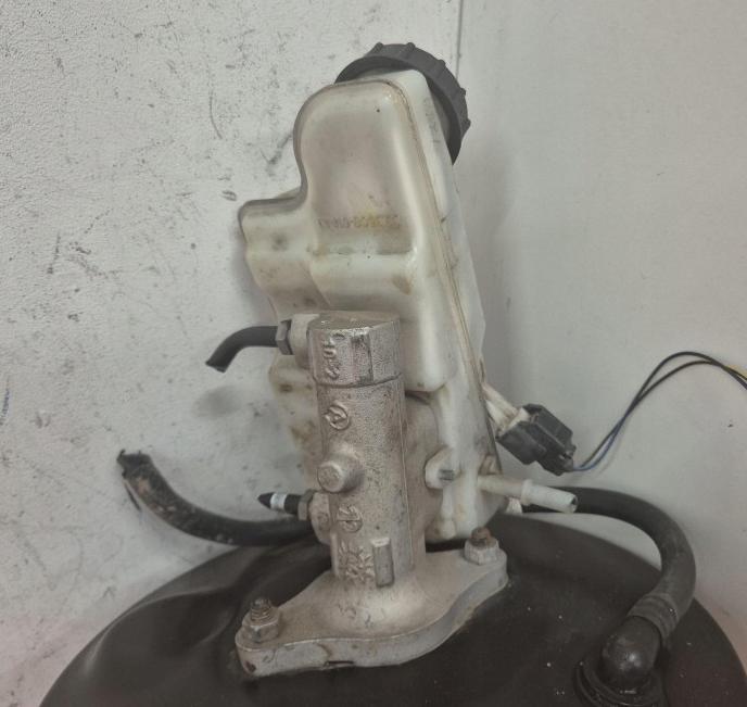 Ford Focus Mk2 2004-2011 combi Posilňovač bŕzd 6M512B195-FB