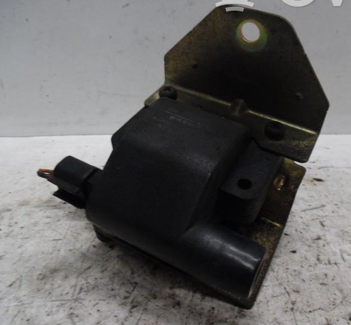 Suzuki Vitara I 1988-1998 hatchback 1.6 petrol MT 60 kW 1990  Zapaľovacia cievka 33400-56B11 
