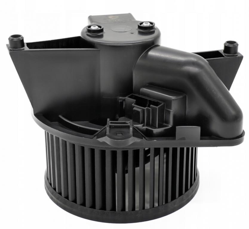 Fiat Idea hatchback 1.4 16v petrol MT 70 kW Ventilátor kúrenia 77362775 77363262
