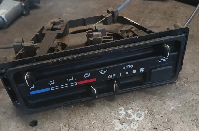 Suzuki Jimny  Panel kúrenia/klimatizácie