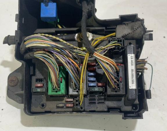 Peugeot 307 hatchback 1.6 16v petrol AT 80 kW 2001  Modul BSM 9657608780