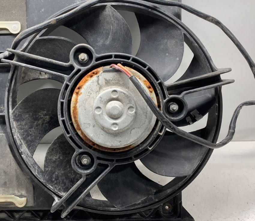 Audi 80 B4 1991-1994 sedan 1.9 TD petrol MT 55 kW 1992  Ventilátor 893121207G