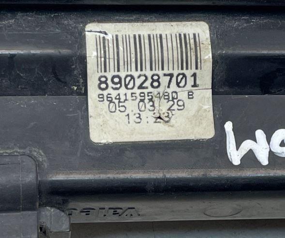 Peugeot 206 combi 1.6 HDI diesel MT 80 kW 2006  Brzdové svetlo zadné (horné) 9641595480