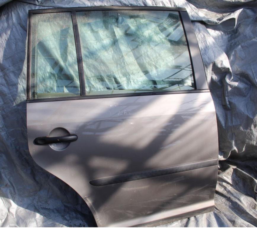 Volkswagen Touran I 2003-2015 hatchback 1.9 TDI diesel MT 77 kW 2007  Dvere zadné pravé LD7S