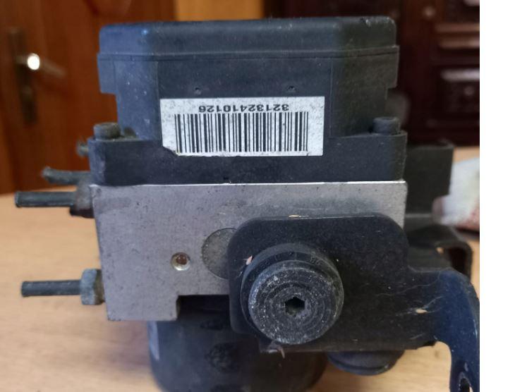 Hyundai Elantra III 2000-2006 sedan 2.0 CRDI diesel MT 82.5 kW 2001  Pumpa ABS 95660-2D500