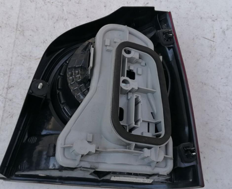 Volkswagen Polo IV 9N 2001-2009 hatchback 1.2 6v petrol MT 44 kW 2009  Svetlo zadné ľavé 6Q6945095AB