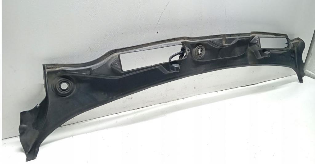 BMW 3 E90 2005-2013 sedan 2.0 petrol MT 95 kW 2006  Torpédo (plast pod čelným sklom) 57550913