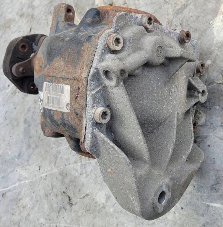 BMW   BMW F22 F23 F30 F31 32 F33 F36 2011-2018  2012  Diferenciál zadný 7599475 02  3.23