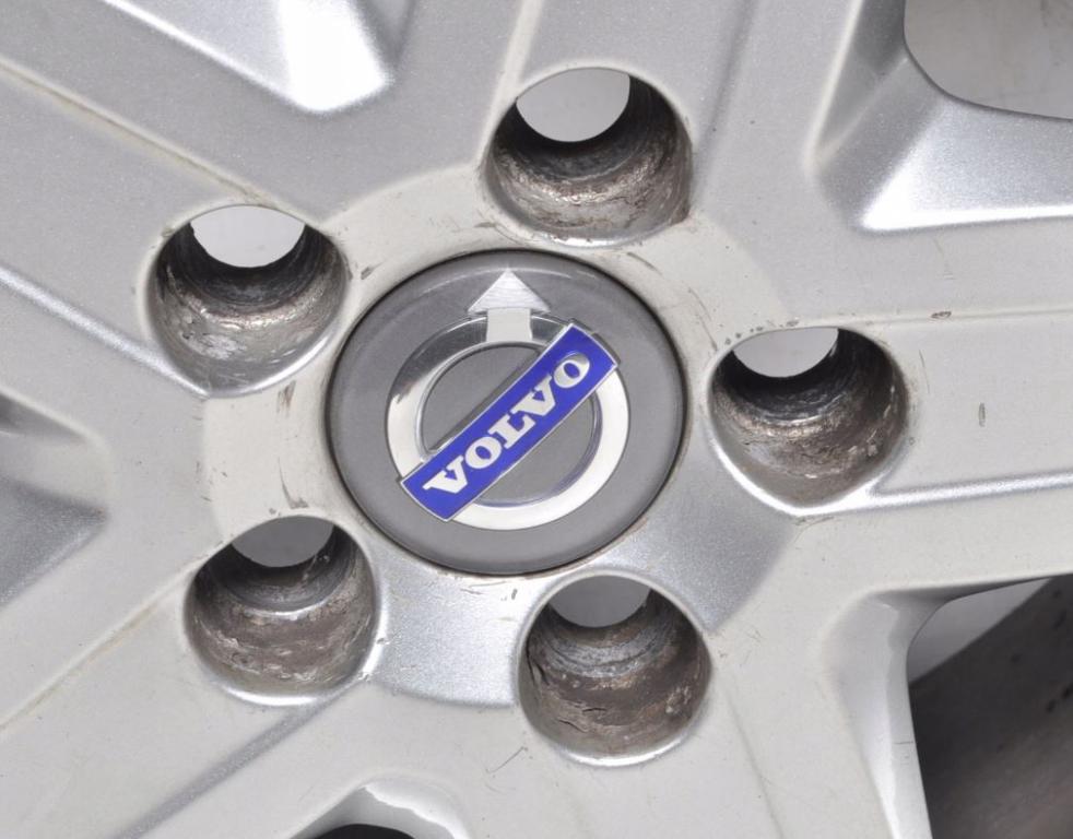 Volvo V50 combi 2.0 D diesel MT 100 kW 2007  Hliníkový disk 16  5X108 ET52.5 30671413