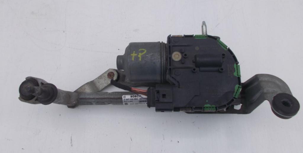 Volkswagen Golf V 2003-2009 hatchback 1.9 TDI diesel MT 66 kW 2004 Mechanizmus stieračov predný 5M0955024E