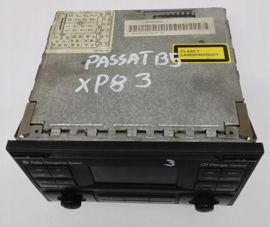 Volkswagen Bora sedan 1.6 16v petrol MT 77 kW 2001  Rádio 1J0035191 - kod k radiu nemame