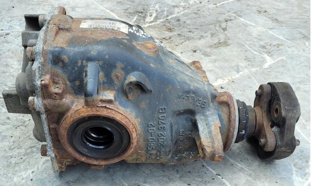 BMW   BMW F22 F23 F30 F31 32 F33 F36 2011-2018  2012  Diferenciál zadný 7599475 02  3.23