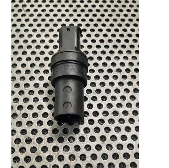 Renault Master III 2010-2019 hatchback 2.3 DCI diesel MT 81 kW 2015  Snímač 7700425250