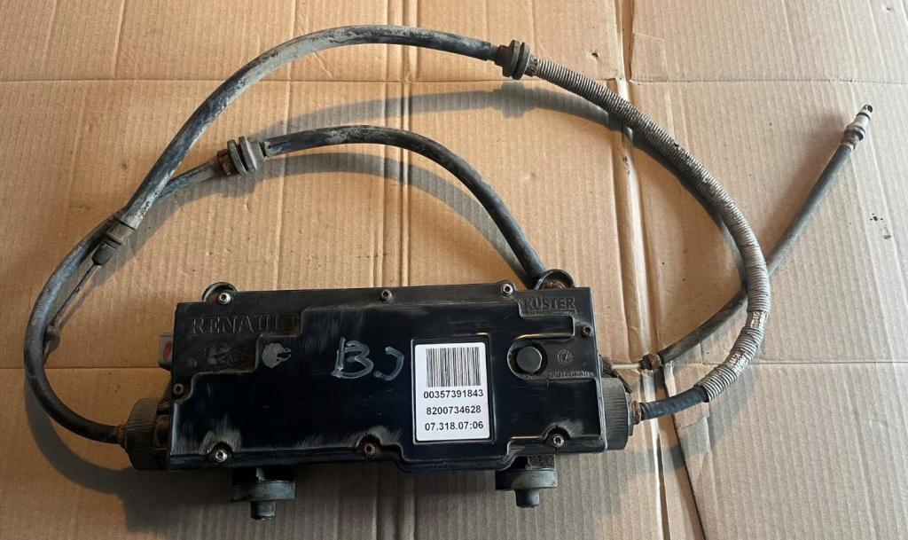 Renault Scenic II 2003-2009 hatchback 1.9 DCI diesel 96 kW 2006  Ručná brzda elektrická 8200734628
