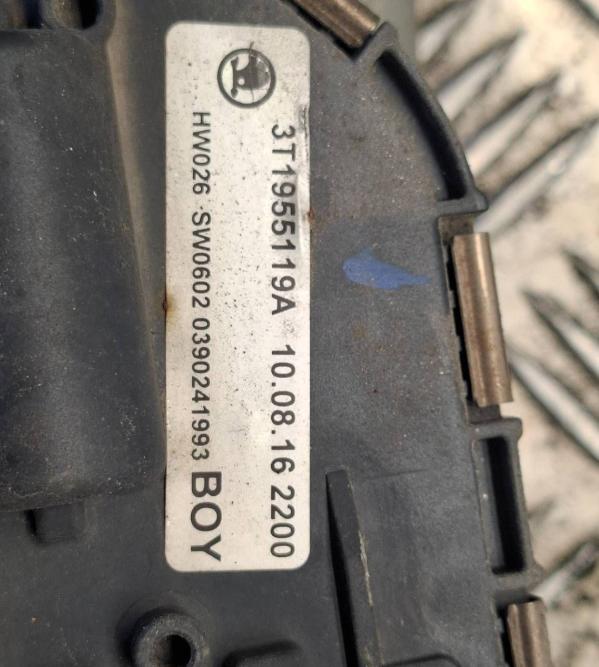 Skoda Superb II 2008-2015 combi 1.8 TSI petrol MT 118 kW 2010  Mechanizmus stieračov predný 3T1955119A 3T1955023