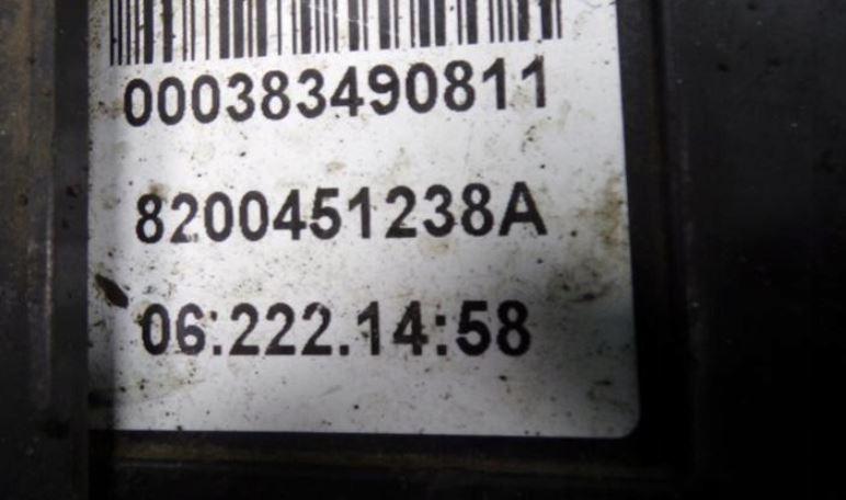 Renault Espace IV 2003-2014 hatchback 1.9 DCI diesel MT 85 kW 2003  Ručná brzda elektrická 8200451238A