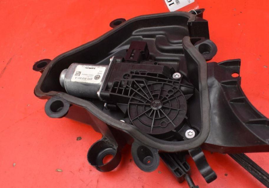 Seat Ibiza IV 6J 2008  2017 hatchback 1.4  16v petrol  BXW MT  Mechanizmus sťahovania okna predný ľavý