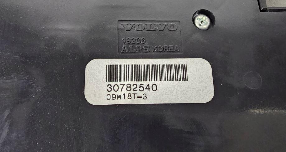 Volvo V50 combi 2.0 D diesel MT 100 kW 2007  Panel kúrenia/klimatizácie 30782540
