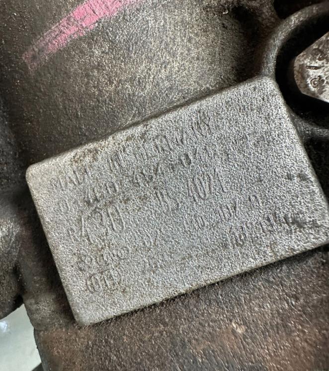 Volkswagen Transporter T4 1990-2003 1.9 D diesel Vstrekovacie čerpadlo 0460484046 028130107Q