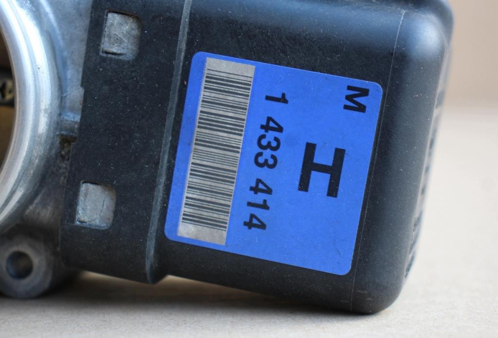 BMW 5 E39 1996-2003 sedan Škrtiaca klapka 1433414