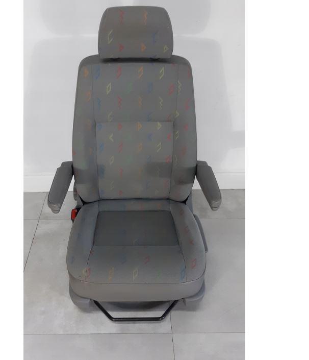 Volkswagen Transporter T5 2003-2015 hatchback 1.9 TDI diesel MT 62 kW 2008  Sedadlo predné ľavé