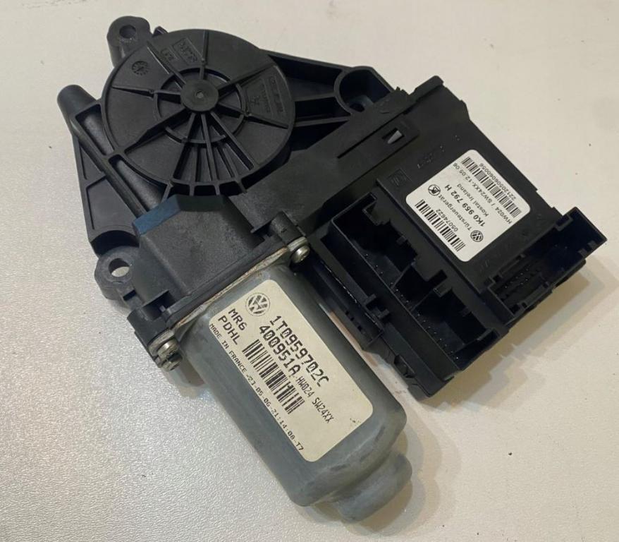 Skoda Octavia II 2004-2013 hatchback 1.9 TDI diesel MT 77 kW 2010  Motorček okien predný pravý 1K0959792H