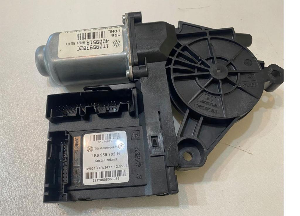 Skoda Octavia II 2004-2013 hatchback 1.9 TDI diesel MT 77 kW 2010  Motorček okien predný pravý 1K0959792H
