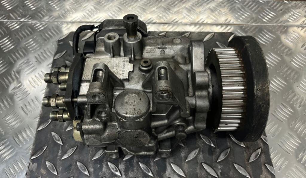 Audi A6 C5 1997-2004 sedan 2.5 TDI diesel AT 110 kW 1998  Vstrekovacie čerpadlo 0470506002