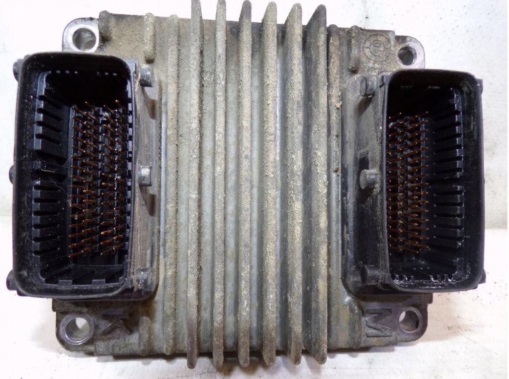 Opel Astra II 1998-2009 hatchback 1.4 16v petrol MT 66 kW 2005  Riadiaca jednotka motora (štartovací komplet) 12242030