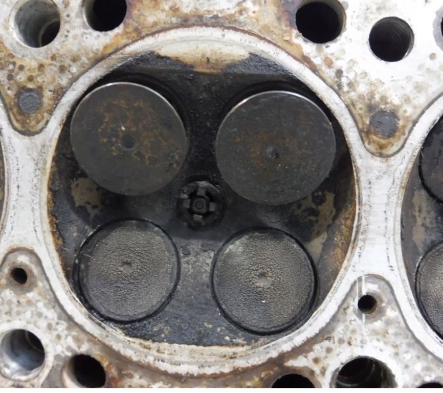 BMW 5 E39 1996-2003 sedan 2.0 petrol MT 110 kW 1996  Hlava valcov M52B20 206S3