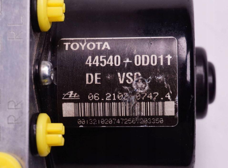 Toyota Yaris II 2005-2011 hatchback 1.0 VVTI petrol MT 51 kW 2008  Pumpa ABS 44540-0D011 89541-0D030