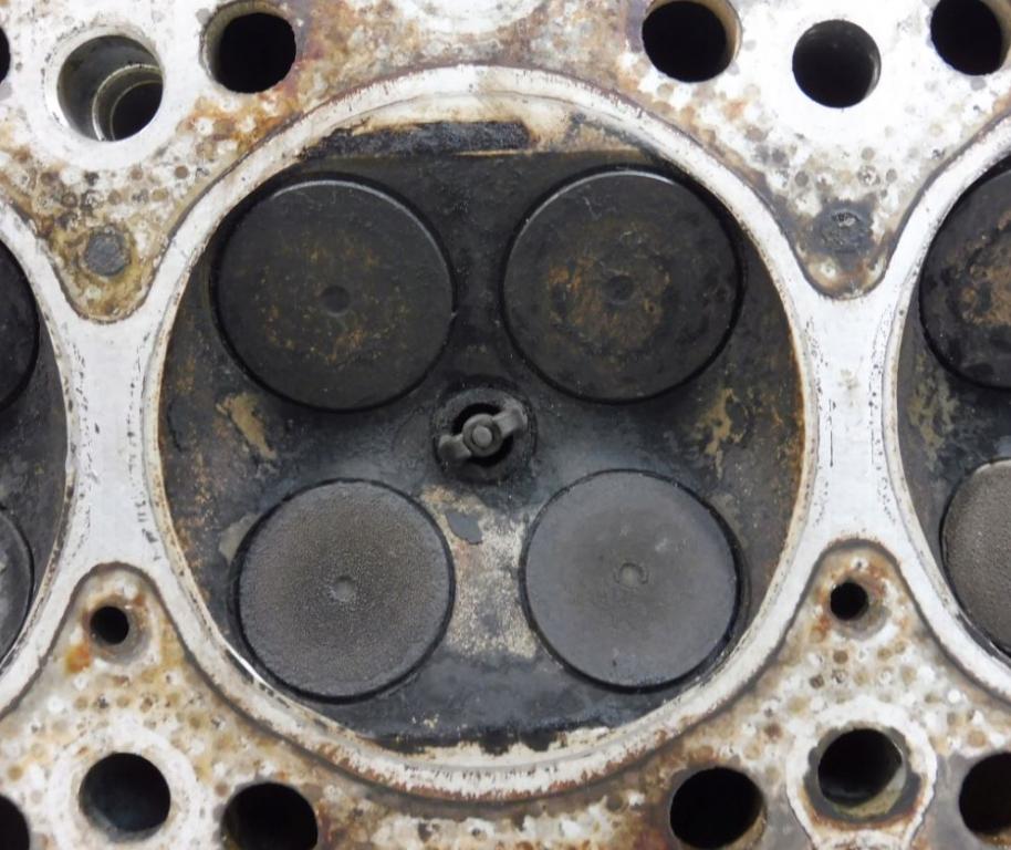BMW 5 E39 1996-2003 sedan 2.0 petrol MT 110 kW 1996  Hlava valcov M52B20 206S3
