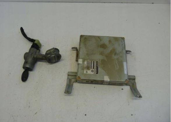 Nissan Terrano II 1992-2006 hatchback 2.4 12v petrol 91 kW 1995  Riadiaca jednotka motora 237100F300