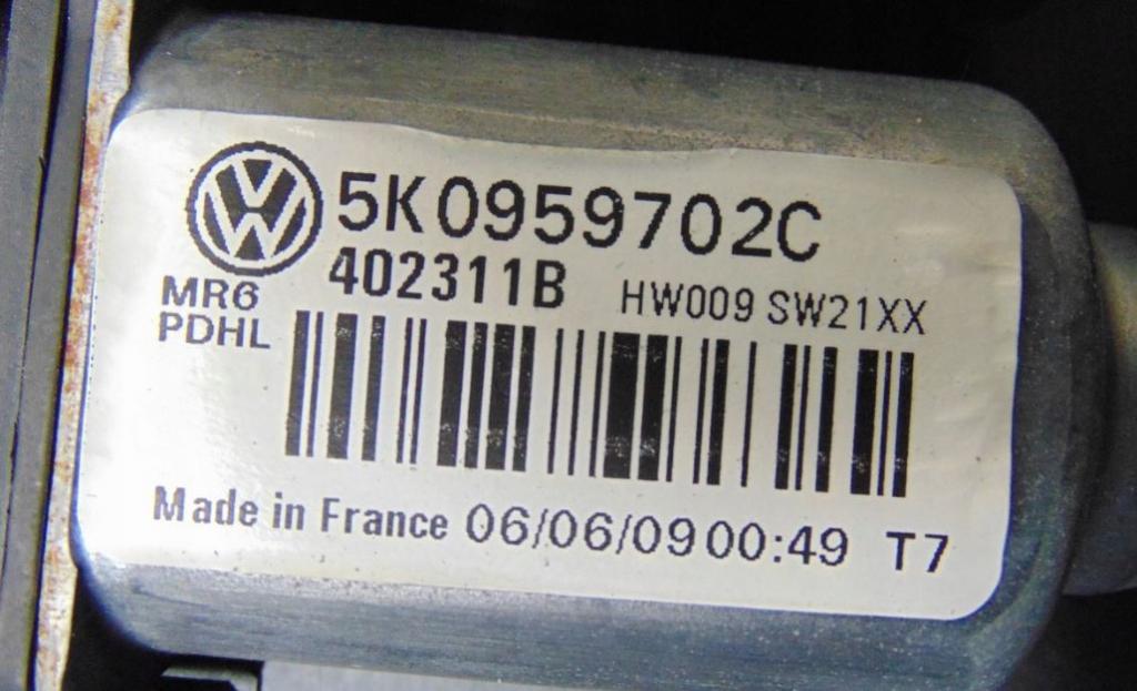 Volkswagen Golf VI 2008-2013 hatchback 1.4 16v petrol MT 59 kW 2009  Mechanizmus sťahovania okna predný pravý 5K1837730Q 5K0959792A