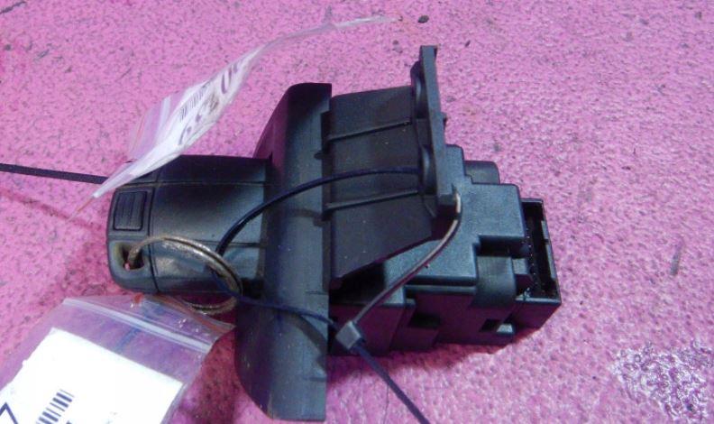 BMW 1 E87 2004-2011 hatchback 1.6 petrol MT 85 kW 2005  Spínacia skrinka 6933708