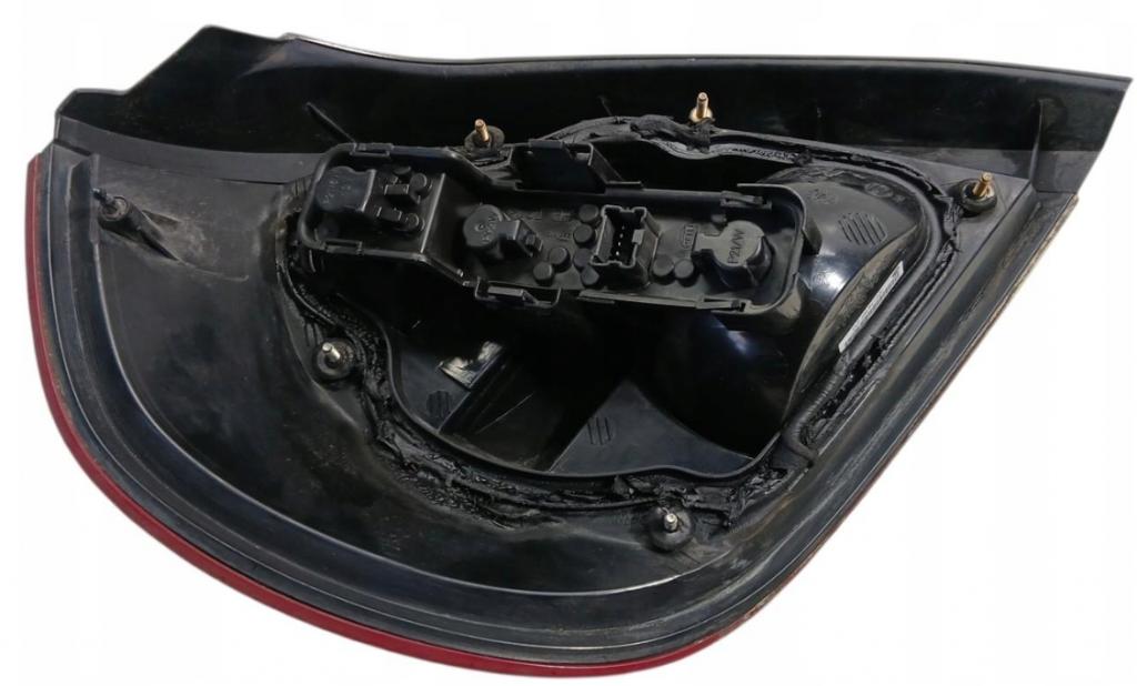 Nissan Almera N16 2000-2006 hatchback 1.8 16v petrol MT 84 kW 2000 Svetlo zadné pravé 26550BN010 236841-020