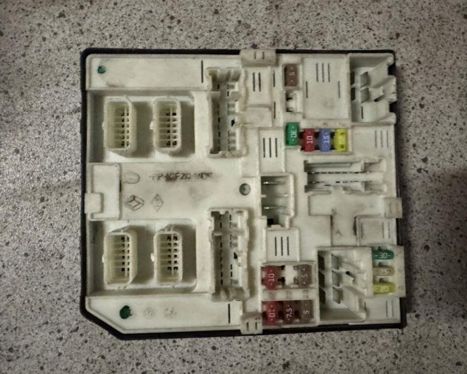 Renault Master III 2010-2019 hatchback 2.3 DCI diesel MT 96 kW 2019  Modul komfortu 284B66727R