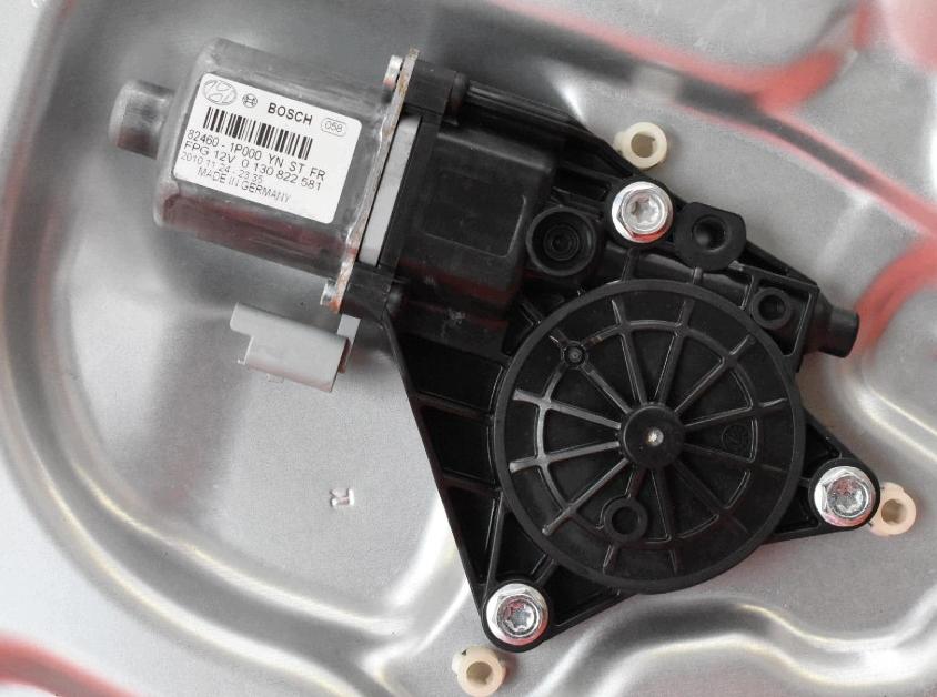 Hyundai ix20 2010-2019 hatchback 1.4 CRDI 2011 Mechanizmus sťahovania okna predný pravý 82480-1K020 82460-1P000