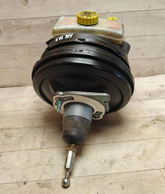 Audi A4 B6 2000-2004 combi 1.9 TDI diesel MT 96 kW 2002  Posilňovač bŕzd 8E0612105J