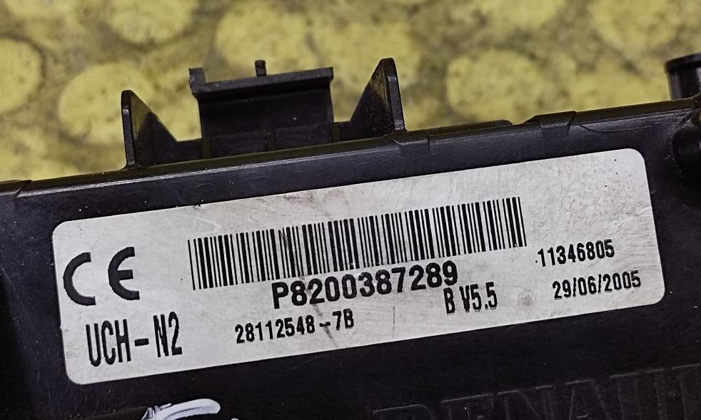 Renault Clio II 1998-2012 hatchback 1.2 16v petrol MT 55 kW 2005  Modul komfortu 8200387289