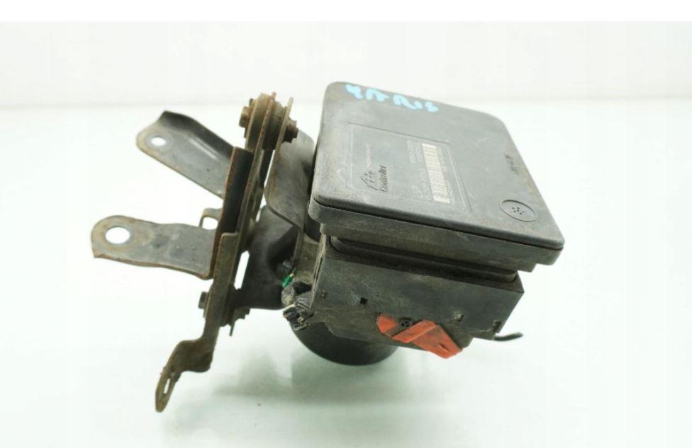 Toyota Yaris II 2005-2011 hatchback 1.0 VVTI petrol MT 51 kW 2008  Pumpa ABS 44540-0D011 89541-0D030