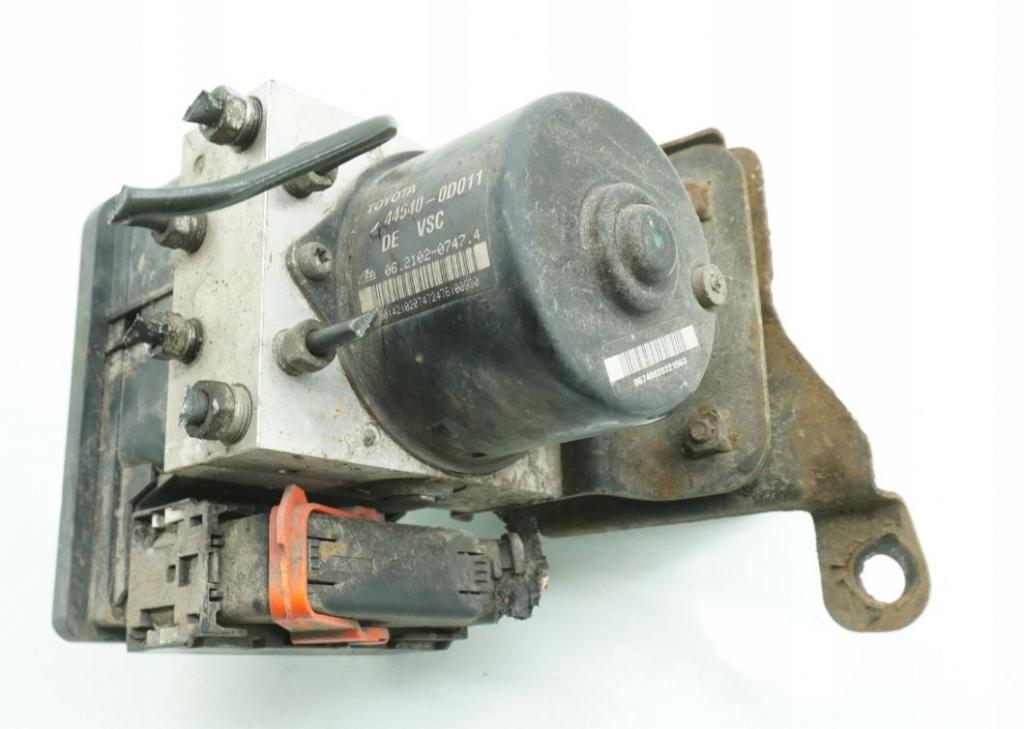 Toyota Yaris II 2005-2011 hatchback 1.0 VVTI petrol MT 51 kW 2008  Pumpa ABS 44540-0D011 89541-0D030
