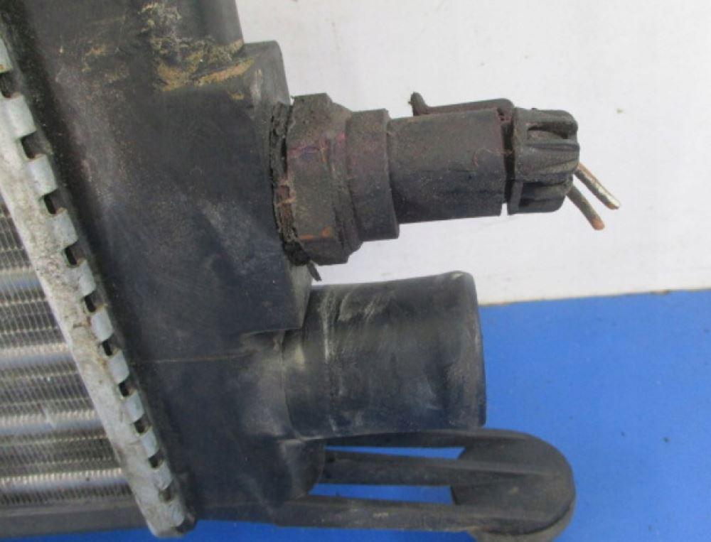 Opel Corsa B 1993-1999 hatchback 1.0 12v petrol MT 40 kW 2000 Chladič vody