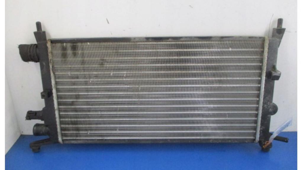 Opel Corsa B 1993-1999 hatchback 1.0 12v petrol MT 40 kW 2000  Chladič vody